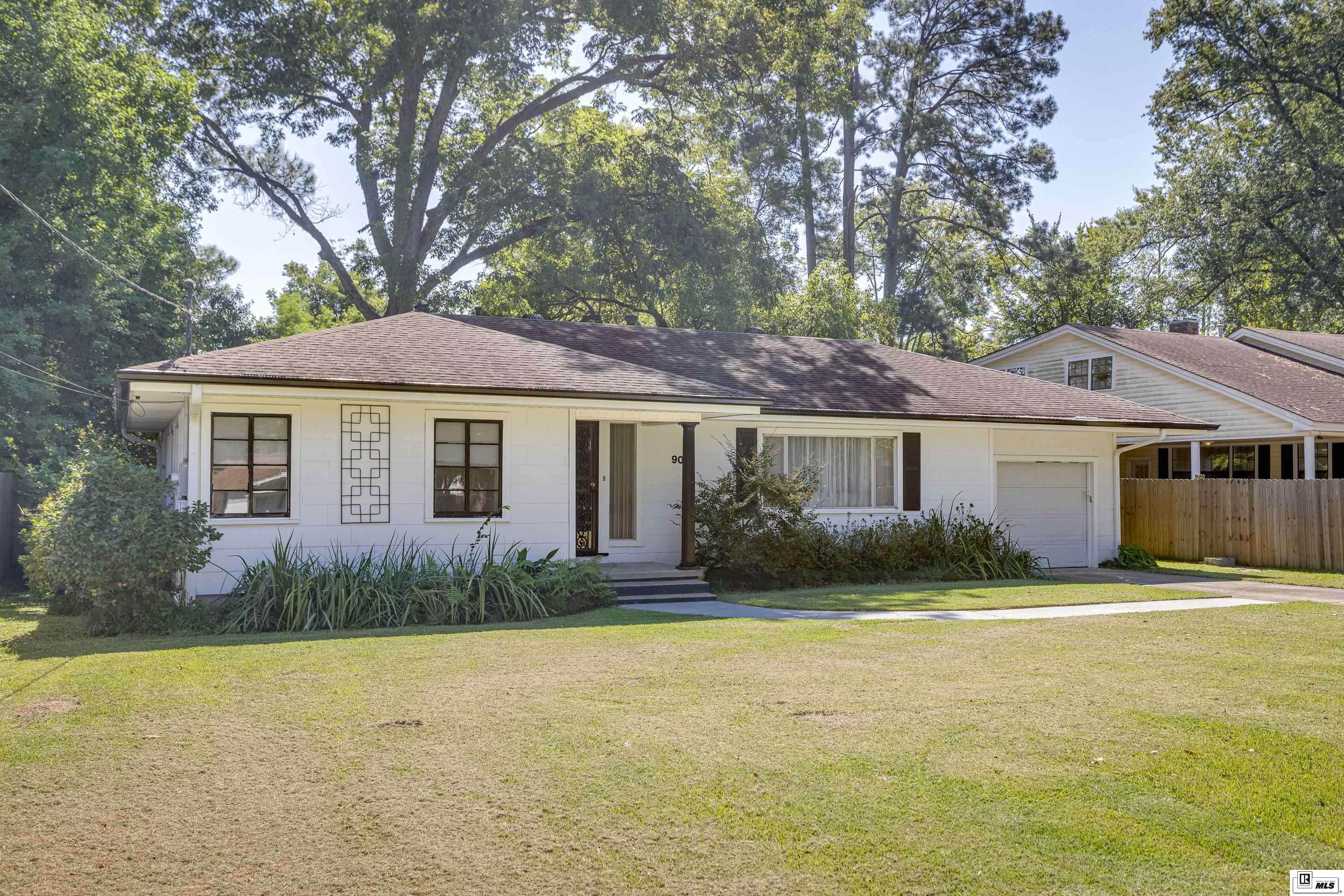 906 Downey Lane