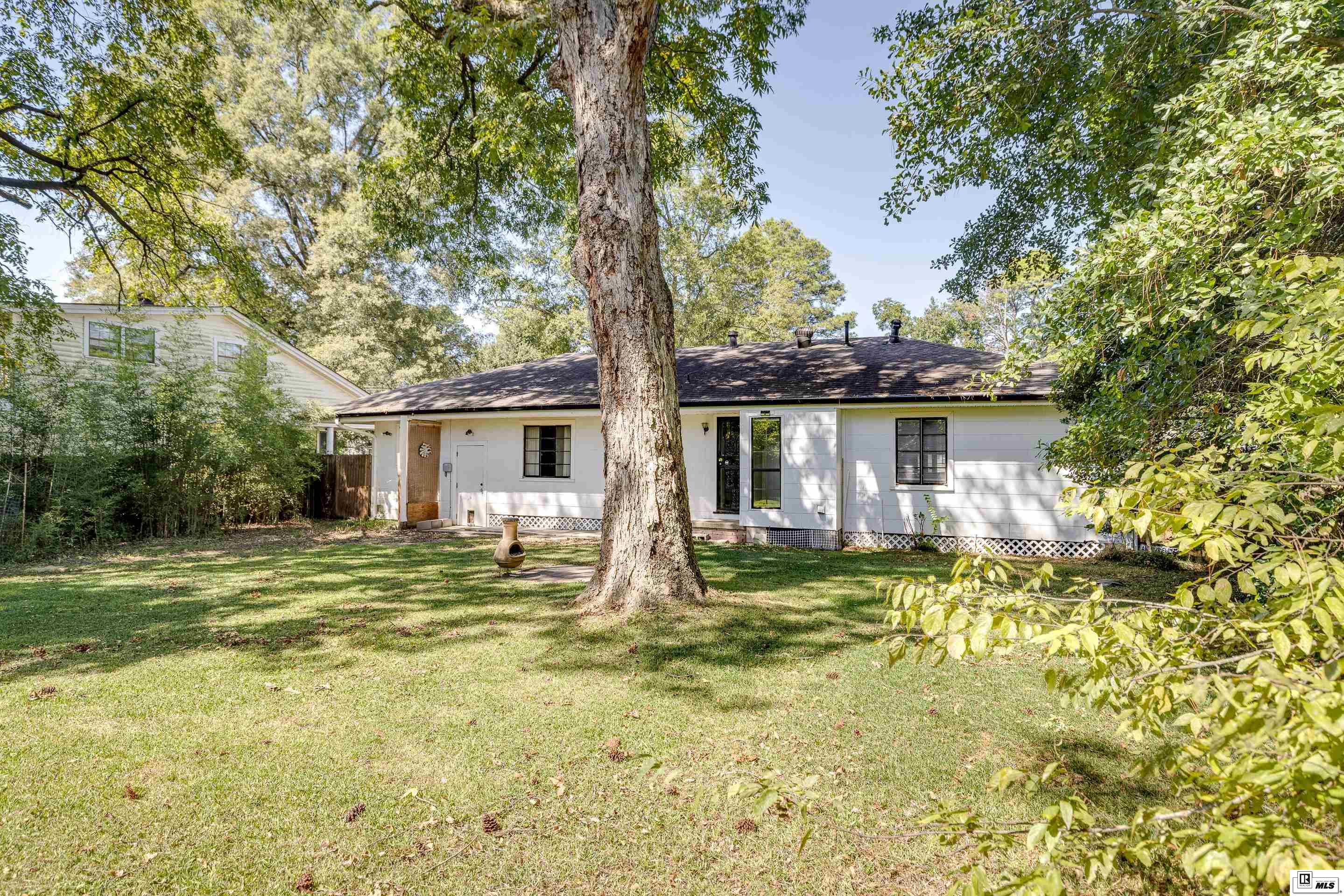 906 Downey Lane