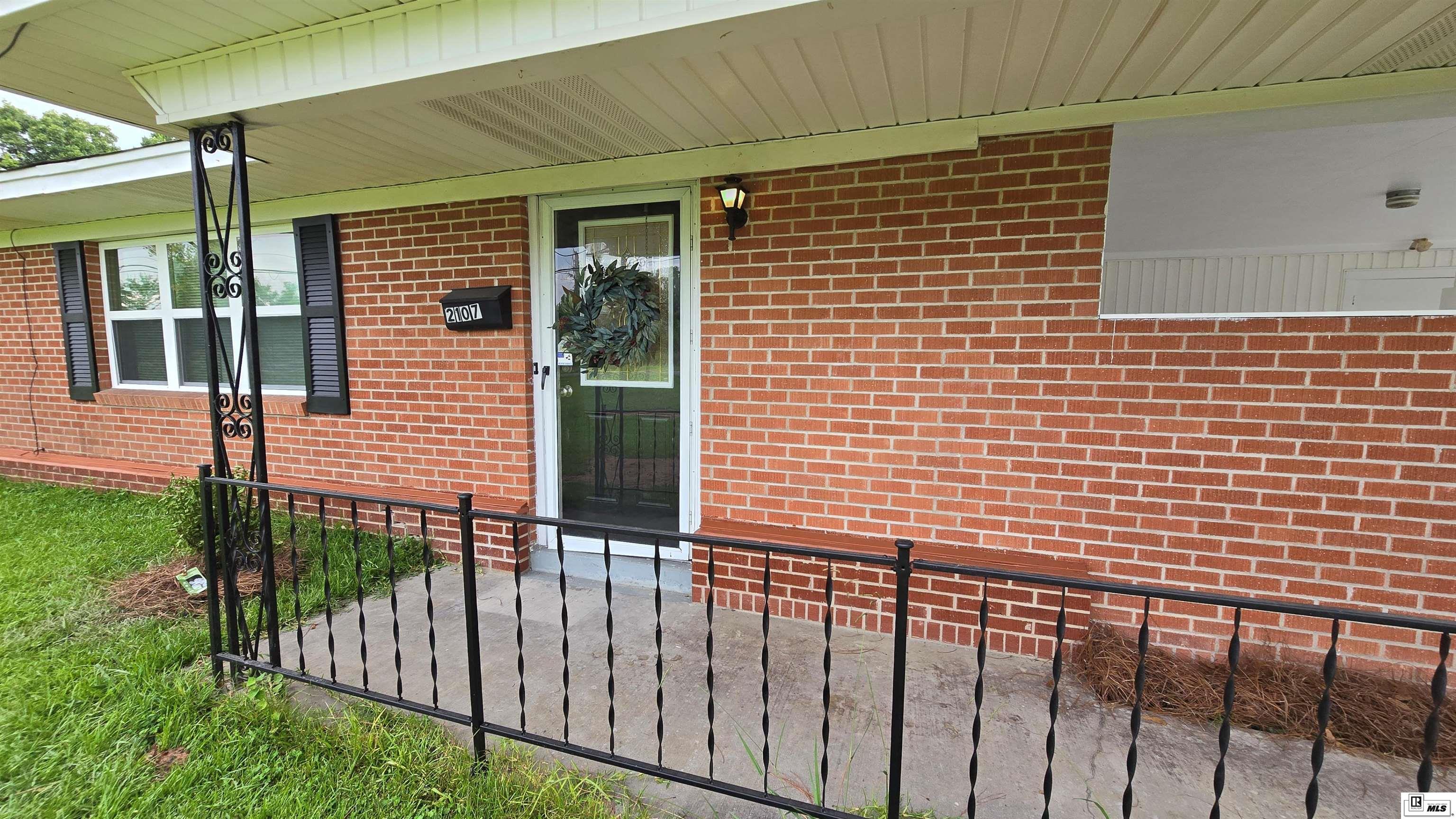 2107 Oliver Road