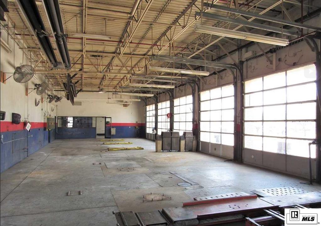 4739 Pecanland Mall Drive