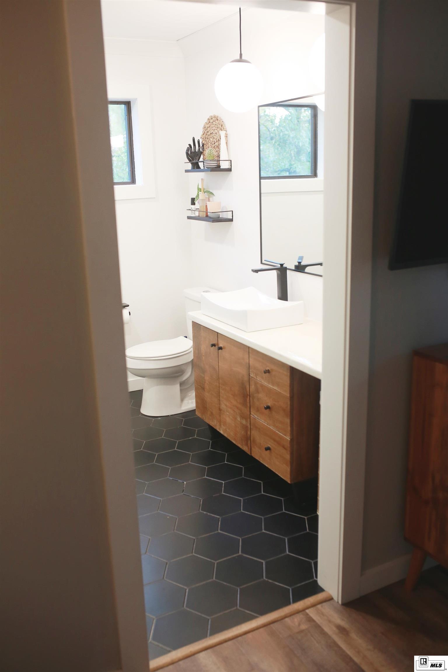 600 Comanche Trail