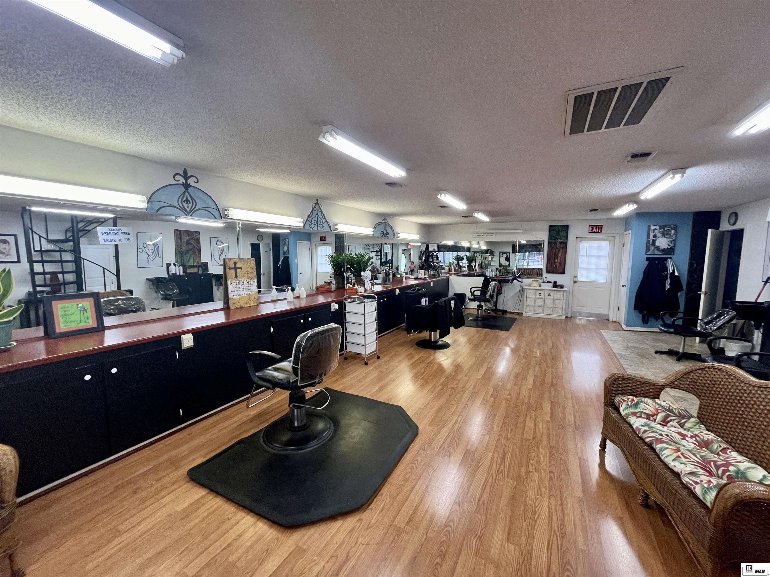 1607 Park Loop