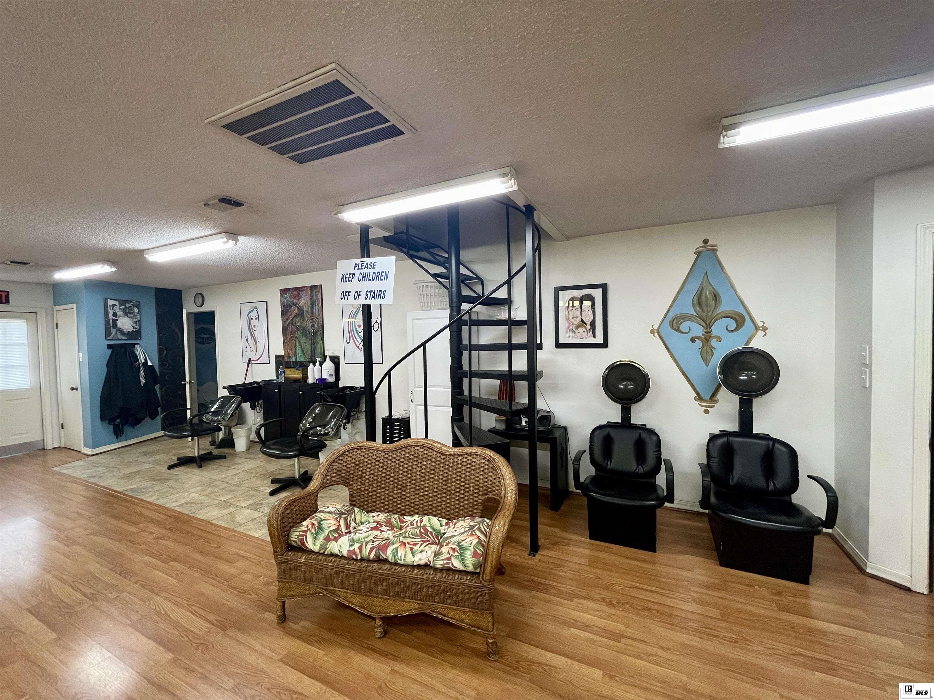 1607 Park Loop