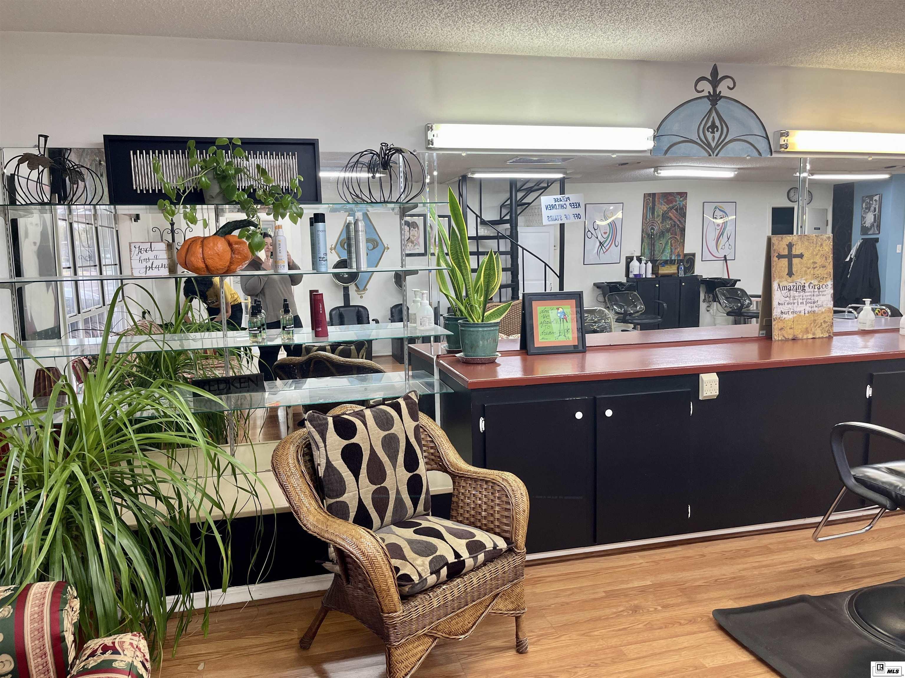 1607 Park Loop