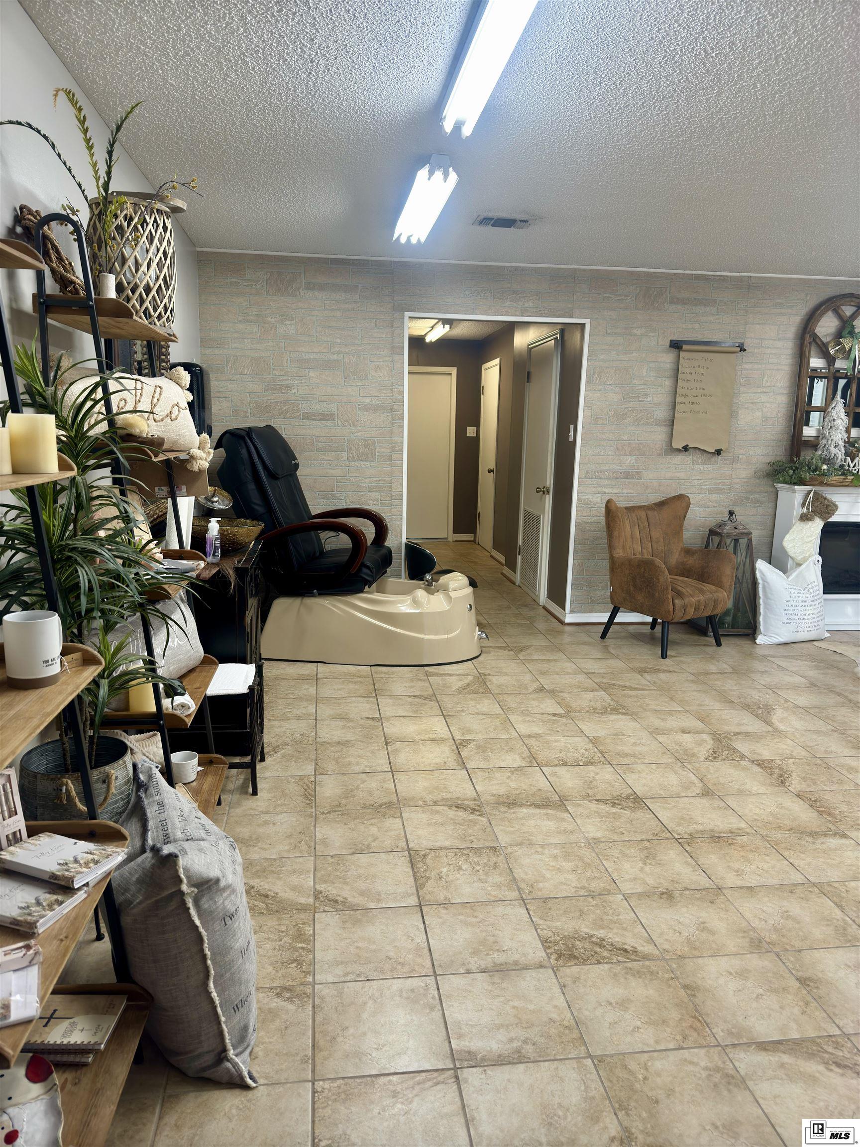 1607 Park Loop