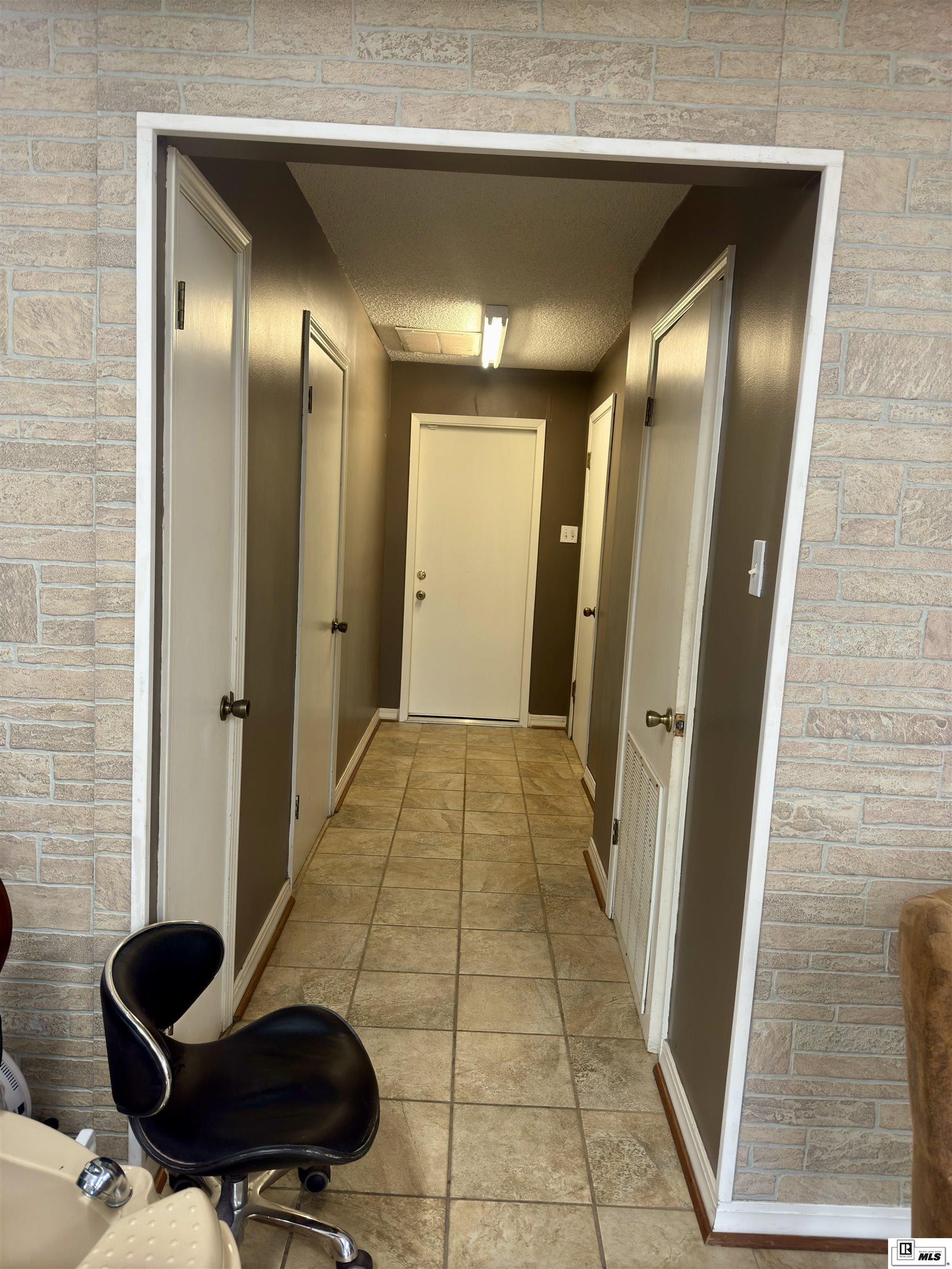 1607 Park Loop