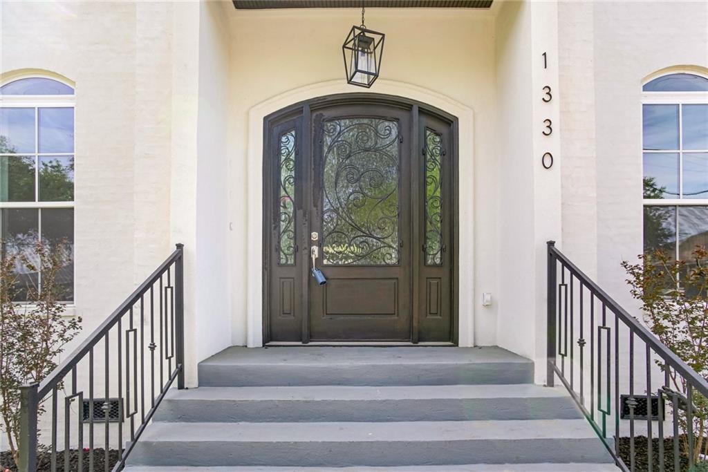 Homes for sale in New Orleans, LA | 1330 Rapides Dr, New Orleans, LA 70122 | MLS# NO2385239