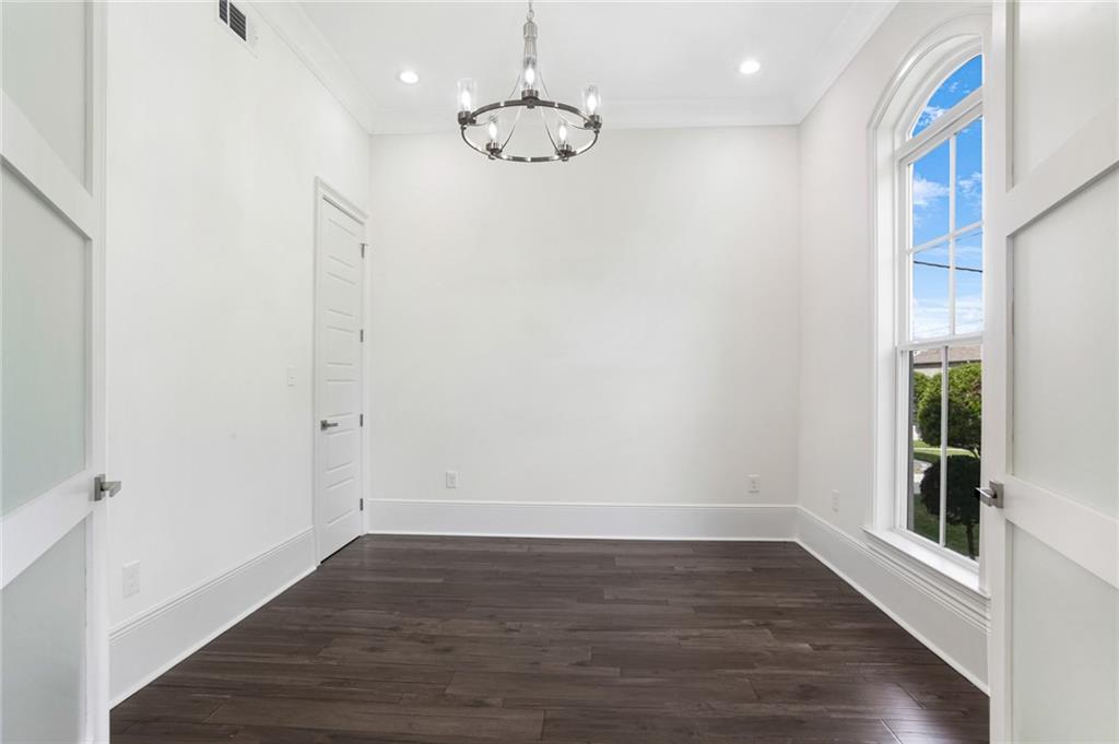 Homes for sale in New Orleans, LA | 1330 Rapides Dr, New Orleans, LA 70122 | MLS# NO2385239