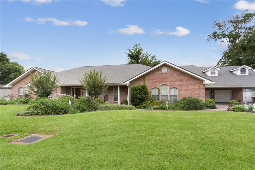 Homes for sale in Luling, LA | 330 Saint Nicholas Street, Luling, LA 70070 | MLS# NO2485433