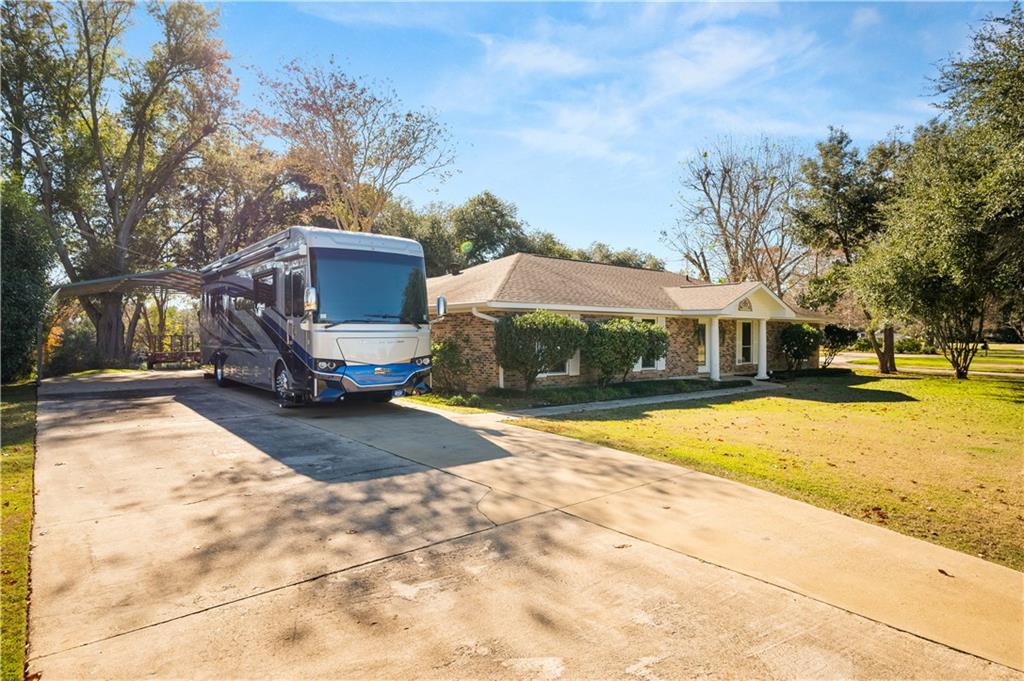 Homes for sale in Natchitoches, LA | 1009 Parkway Dr, Natchitoches, LA 71457 | MLS# CN2489314