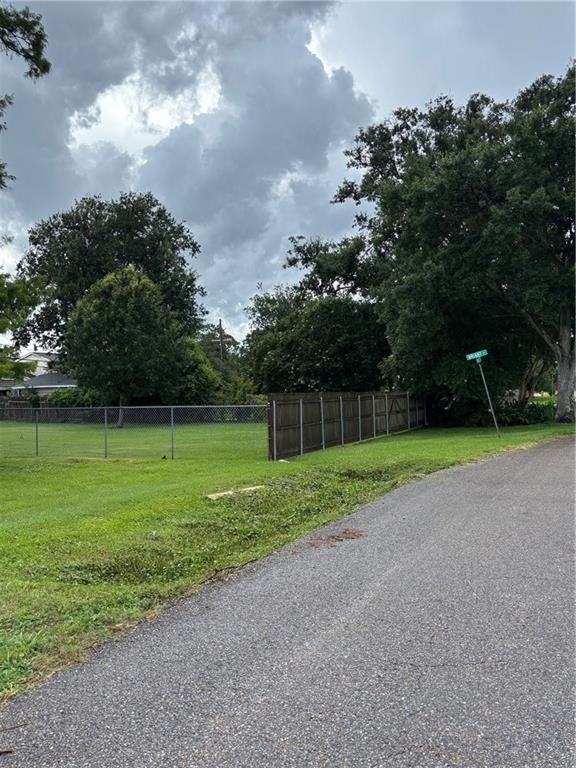 Homes for sale in Gretna, LA | 320 Commerce Street, Gretna, LA 70056 | MLS# NO2492958