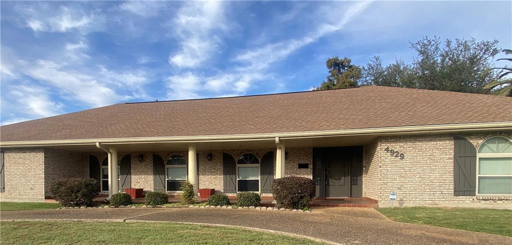 Homes for sale in Metairie, LA | 4929 Antonini Dr, Metairie, LA 70006 | MLS# NO2493588