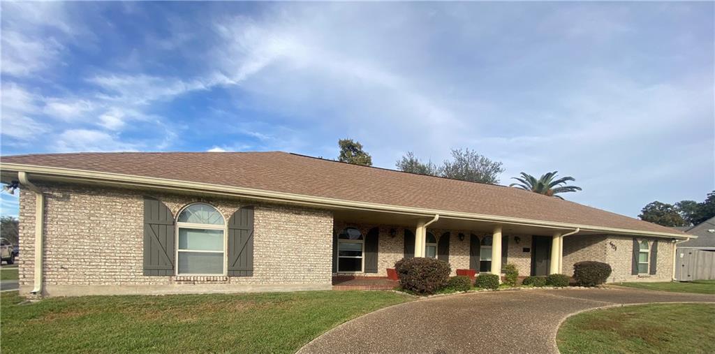 Homes for sale in Metairie, LA | 4929 Antonini Dr, Metairie, LA 70006 | MLS# NO2493588