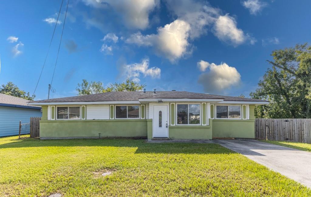 Homes for sale in New Orleans, LA | 1684 Lauradale Dr, New Orleans, LA 70114 | MLS# NO2494054