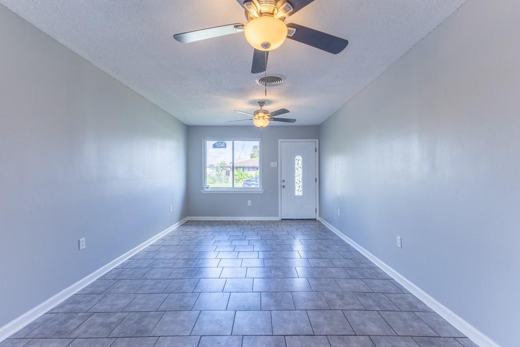 Homes for sale in New Orleans, LA | 1684 Lauradale Dr, New Orleans, LA 70114 | MLS# NO2494054