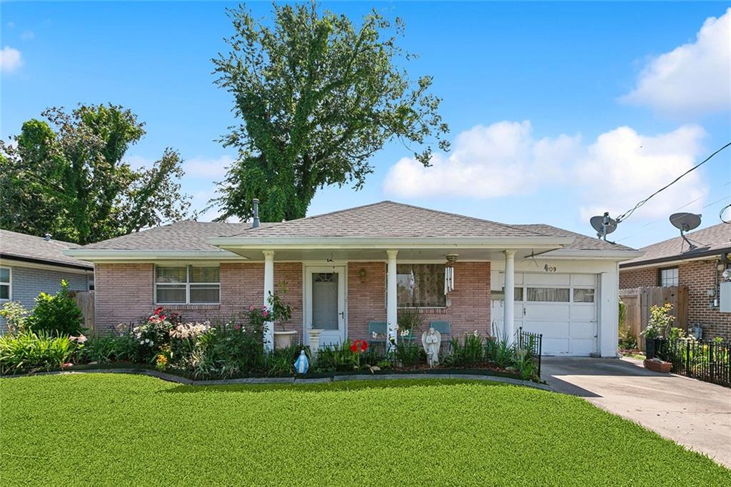 Homes for sale in Metairie, LA | 609 N Starrett Road, Metairie, LA 70003 | MLS# NO2497765