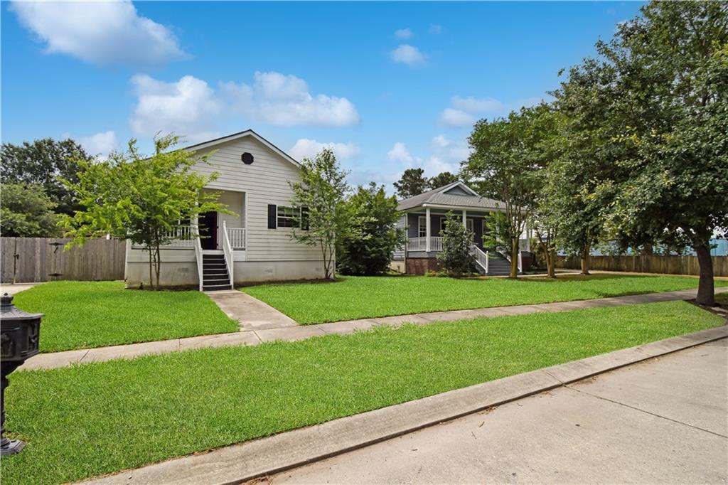 Homes for sale in Arabi, LA | 109 Norton Avenue, Arabi, LA 70032 | MLS# NO2503407