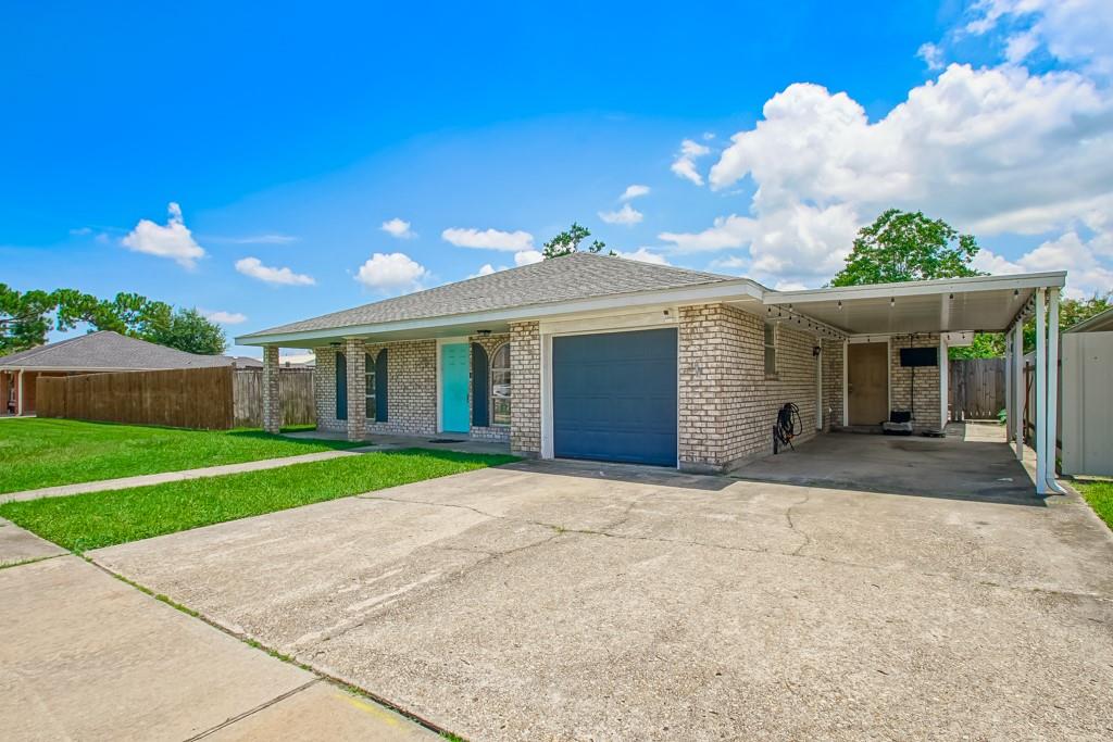 Homes for sale in Chalmette, LA | 3509 Decomine Dr, Chalmette, LA 70043 | MLS# NO2507786