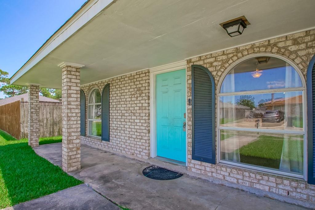 Homes for sale in Chalmette, LA | 3509 Decomine Dr, Chalmette, LA 70043 | MLS# NO2507786