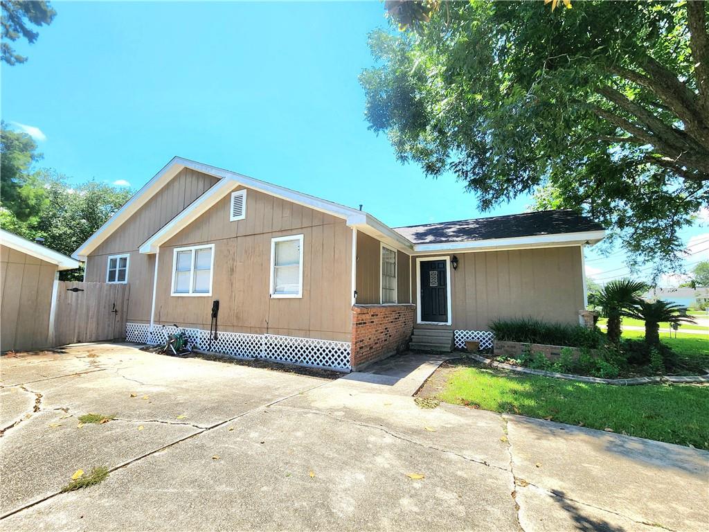 Homes for sale in Belle Chasse, LA | 104 Delta Street, Belle Chasse, LA 70037 | MLS# NO2508677