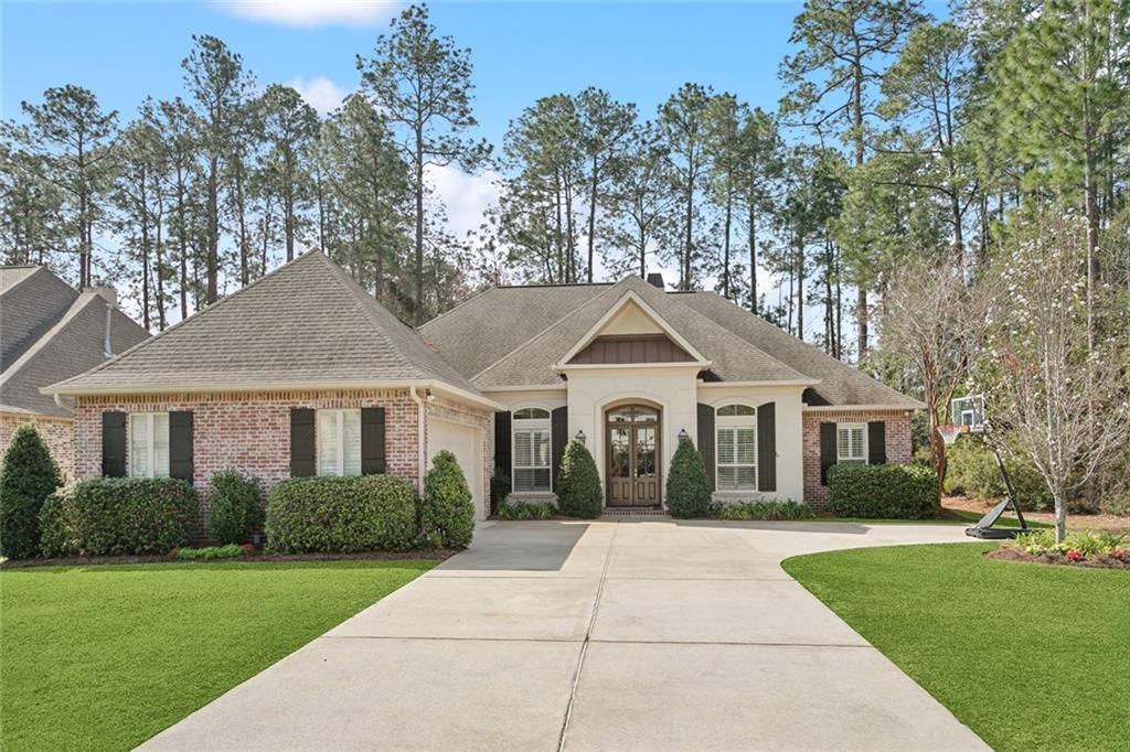 Homes for sale in Mandeville, LA | 102 Grande Maison Boulevard, Mandeville, LA 70471 | MLS# NO2510603