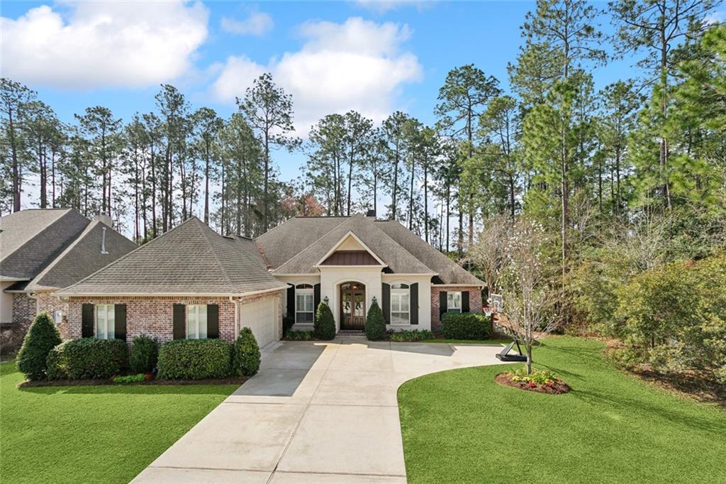 Homes for sale in Mandeville, LA | 102 Grande Maison Boulevard, Mandeville, LA 70471 | MLS# NO2510603