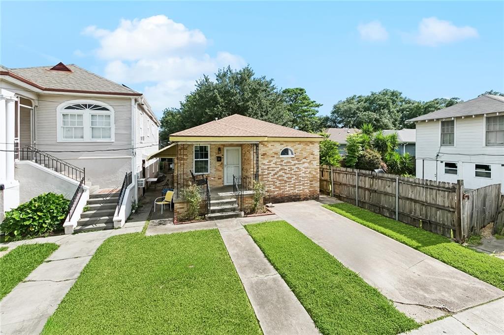 Homes for sale in New Orleans, LA | 2567 Lavender Street, New Orleans, LA 70122 | MLS# NO2511543