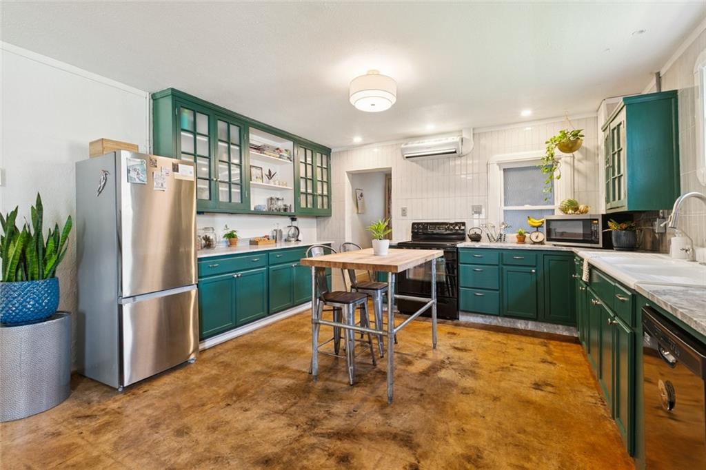 Homes for sale in Arabi, LA | 1010 Angela Avenue, Arabi, LA 70032 | MLS# NO2513803