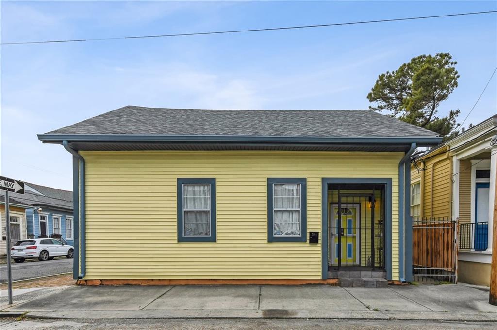 Homes for sale in New Orleans, LA | 3031 Annunciation Street, New Orleans, LA 70115 | MLS# NO2513924