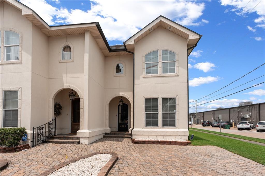Homes for sale in Metairie, LA | 4222 Transcontinental Dr #4222, Metairie, LA 70006 | MLS# NO2514172