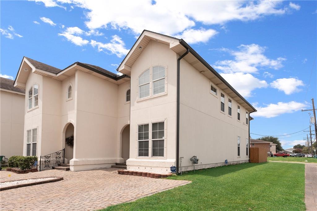 Homes for sale in Metairie, LA | 4222 Transcontinental Dr #4222, Metairie, LA 70006 | MLS# NO2514172