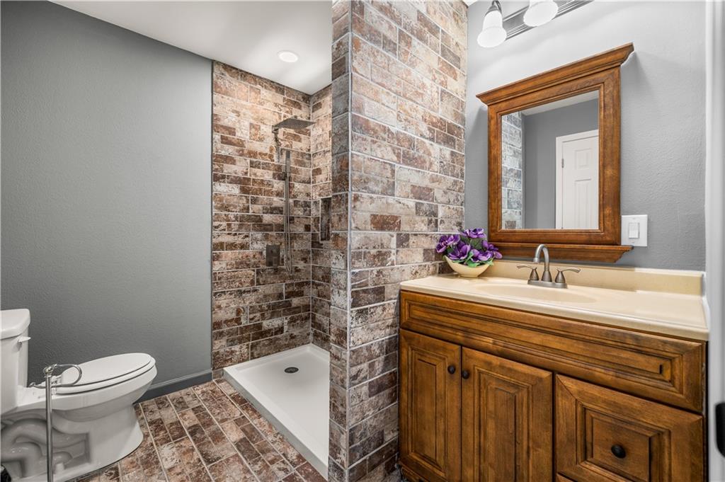 Homes for sale in Pineville, LA | 4410 Walden Dr, Pineville, LA 71360 | MLS# CN2510101