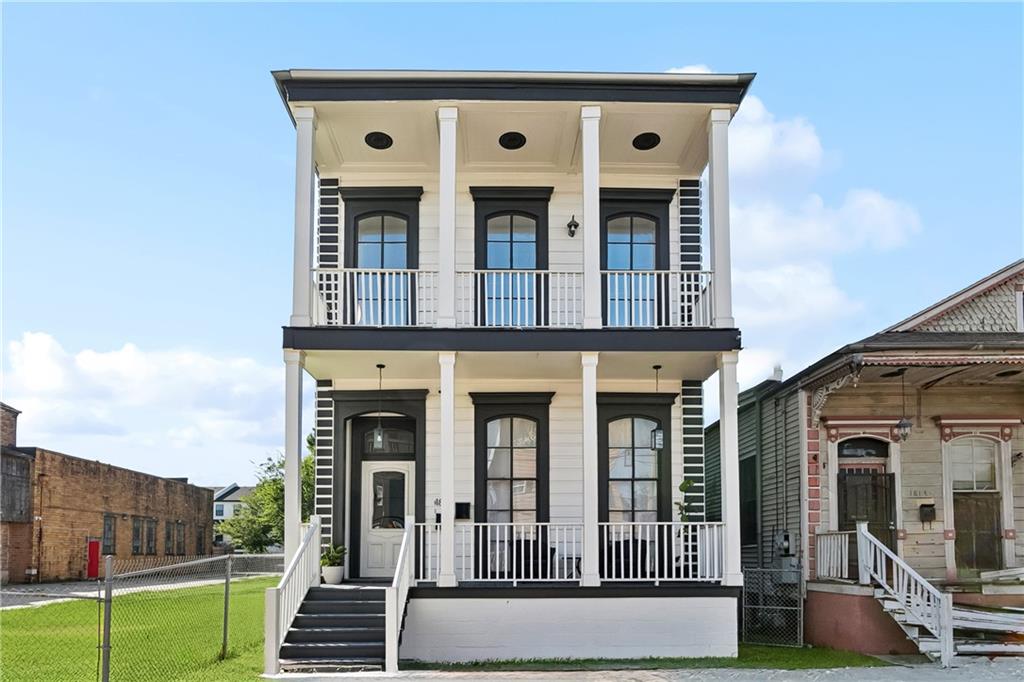 Homes for sale in New Orleans, LA | 1815 1817 Carondelet Street, New Orleans, LA 70130 | MLS# NO2514979