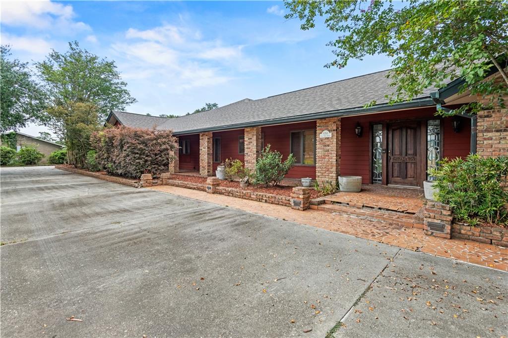 Homes for sale in Houma, LA | 9766 East Park Avenue, Houma, LA 70363 | MLS# NO2515134