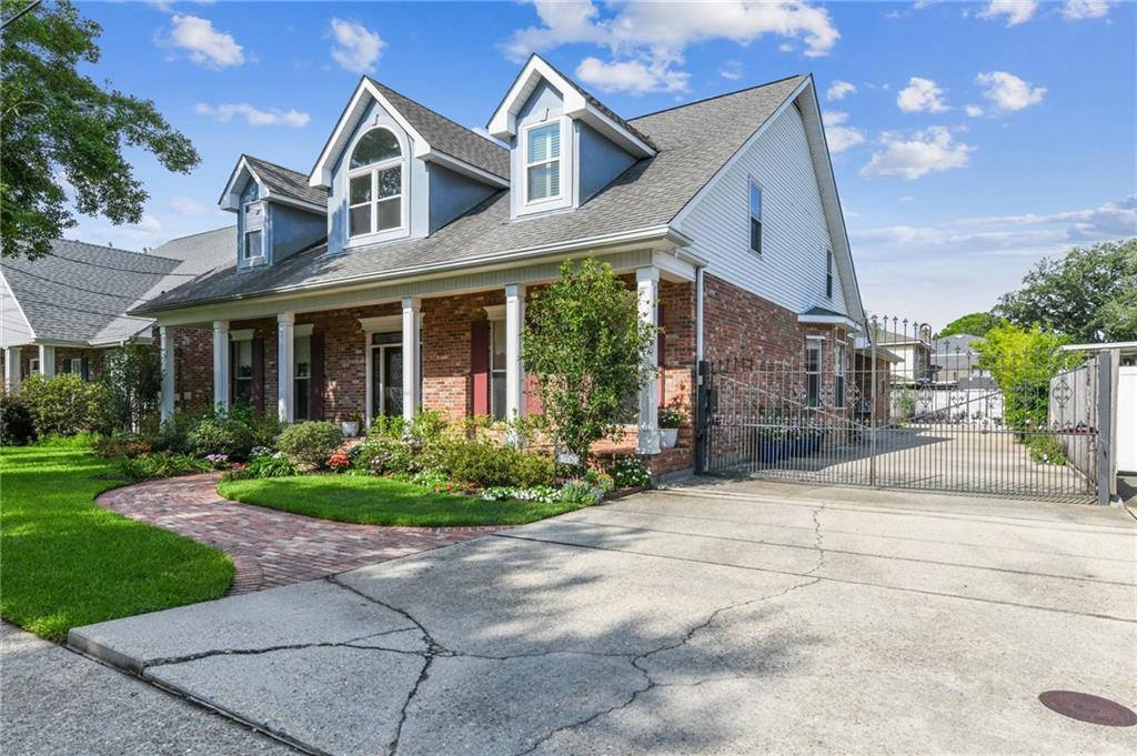 Homes for sale in Metairie, LA | 4604 Transcontinental Dr, Metairie, LA 70006 | MLS# NO2515482
