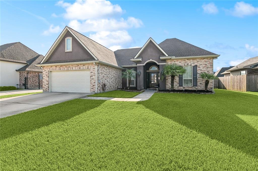 Homes for sale in Luling, LA | 111 Lake Carolyn Dr, Luling, LA 70070 | MLS# NO2516196