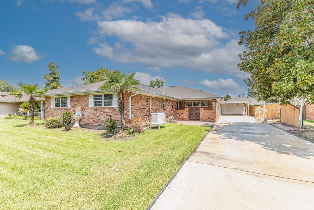 Homes for sale in Destrehan, LA | 7 Greenwood Dr, Destrehan, LA 70047 | MLS# NO2517831