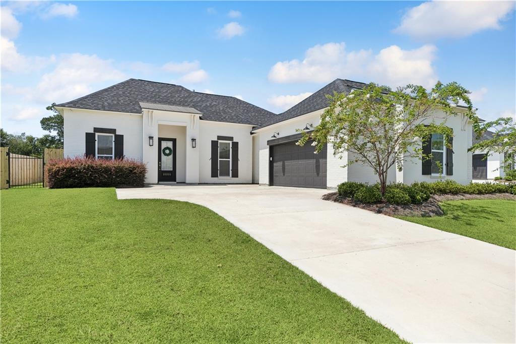Homes for sale in Baton Rouge, LA | 10334 Oak Colony Boulevard, Baton Rouge, LA 70817 | MLS# NO2518442