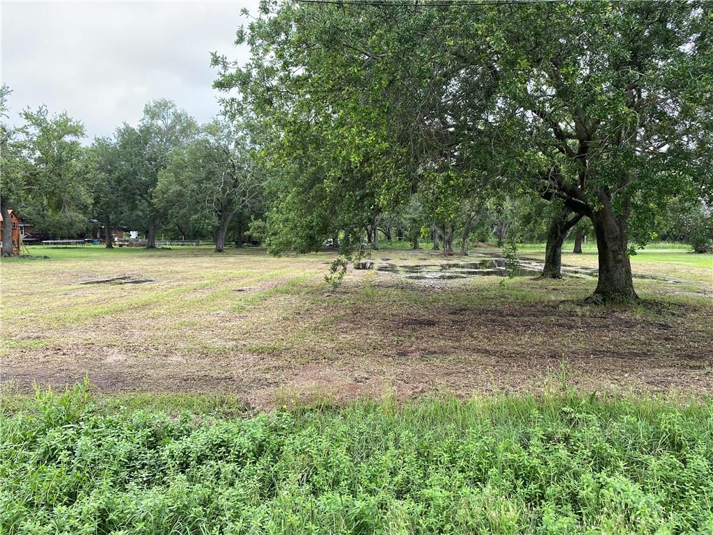 Homes for sale in Lafitte, LA | 5 Yacht Pen Lane, Lafitte, LA 70067 | MLS# NO2518079