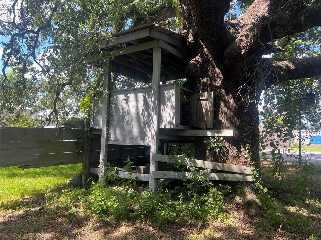 Homes for sale in Westwego, LA | 241 Laroussini Street, Westwego, LA 70094 | MLS# NO2518788