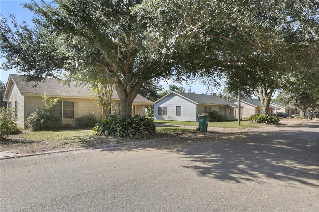 Homes for sale in Cut Off, LA | 401, 403 421 W 121 Street, Cut Off, LA 70345 | MLS# NO2518821