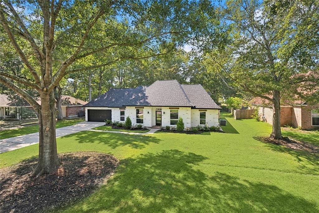 Homes for sale in Mandeville, LA | 222 Nottoway Dr, Mandeville, LA 70471 | MLS# NO2519160