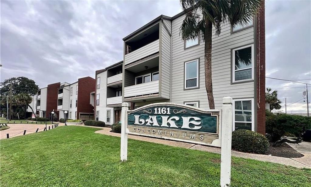 Homes for sale in Metairie, LA | 1161 Lake Avenue #227, Metairie, LA 70005 | MLS# NO2519718