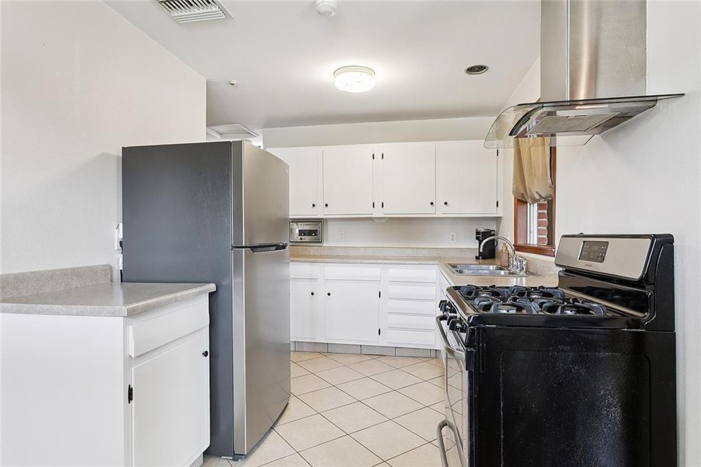 Homes for sale in Metairie, LA | 405 Lake Avenue, Metairie, LA 70005 | MLS# NO2519769