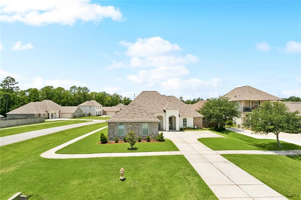 Homes for sale in Madisonville, LA | 325 Cedar Creek Dr, Madisonville, LA 70447 | MLS# NO2518384