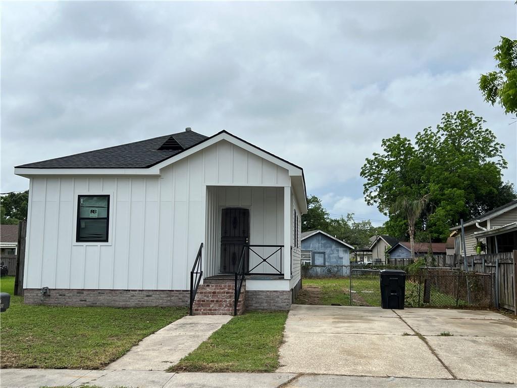 Homes for sale in New Orleans, LA | 4336 Rayne Dr, New Orleans, LA 70122 | MLS# NO2520728