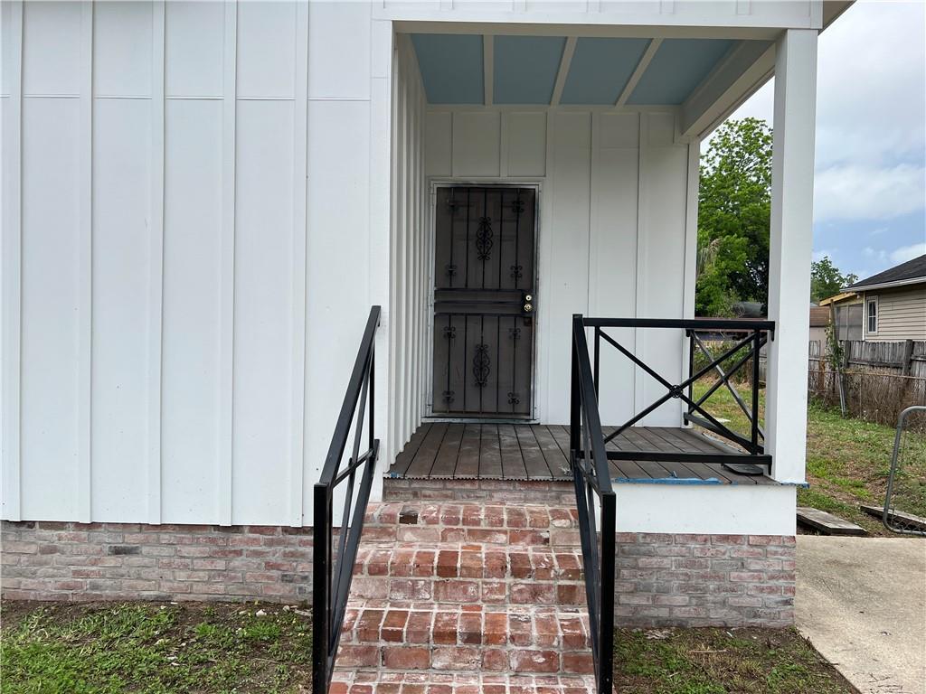 Homes for sale in New Orleans, LA | 4336 Rayne Dr, New Orleans, LA 70122 | MLS# NO2520728