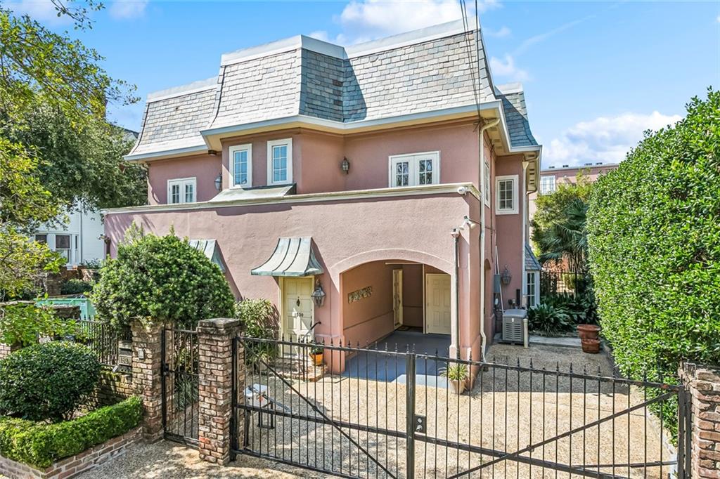 Homes for sale in New Orleans, LA | 1530 7th Street #1530, New Orleans, LA 70115 | MLS# NO2521477