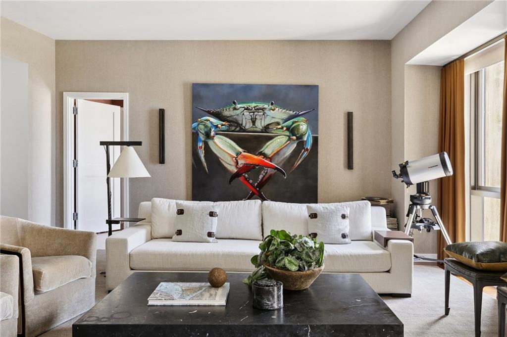 Homes for sale in New Orleans, LA | 2 Canal Street #2402, New Orleans, LA 70130 | MLS# NO2519633