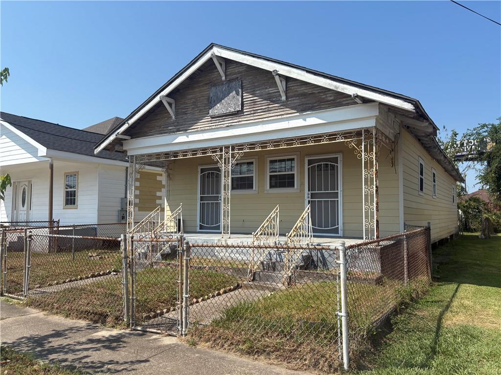 Homes for sale in New Orleans, LA | 3512 Gibson Street, New Orleans, LA 70122 | MLS# NO2521019